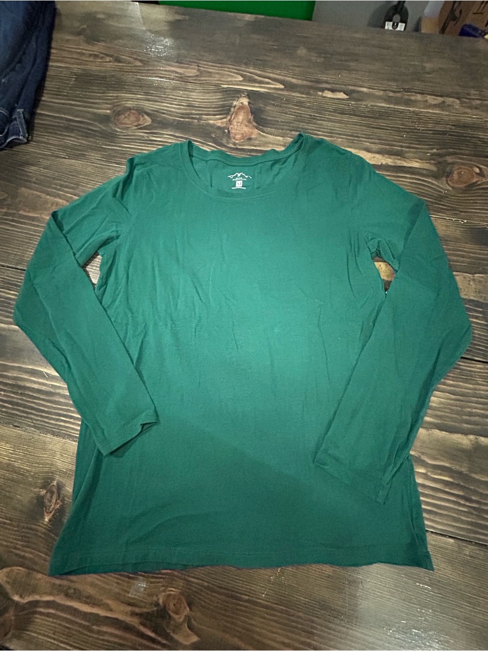 Classic Women's Long-Sleeve Crewneck Tee in Dark Green